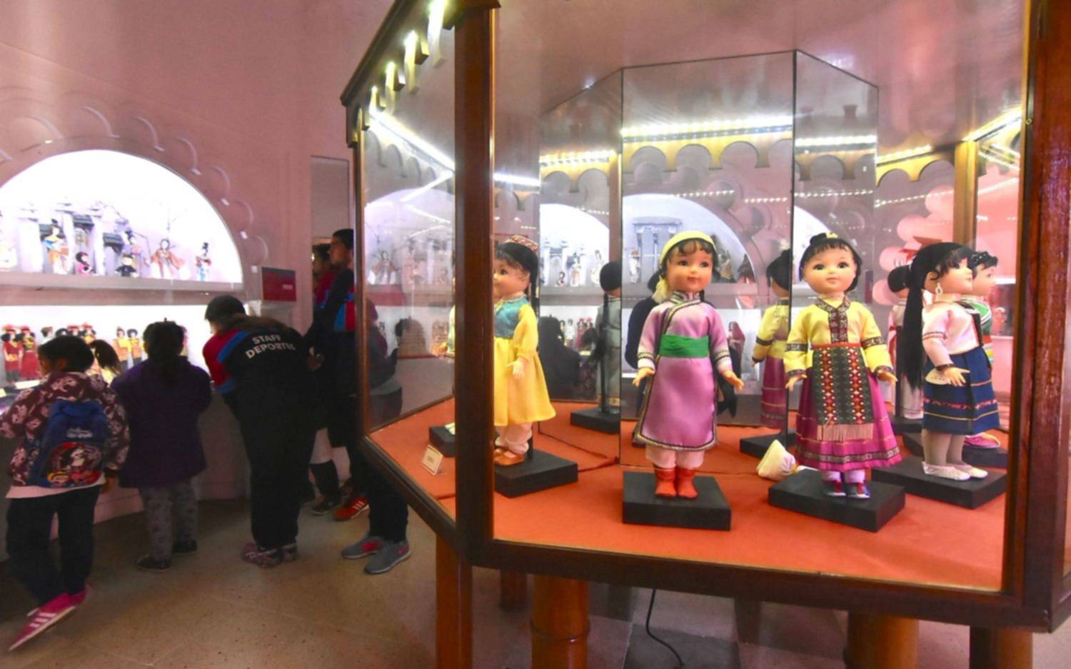 El Museo Internacional del Muñeco expone más de 2500 ejemplares en La República de los Niños