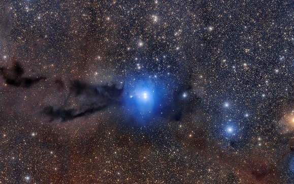 Captan una imagen de la nebulosa Lupus 3 con una nube oscura de polvo cósmico