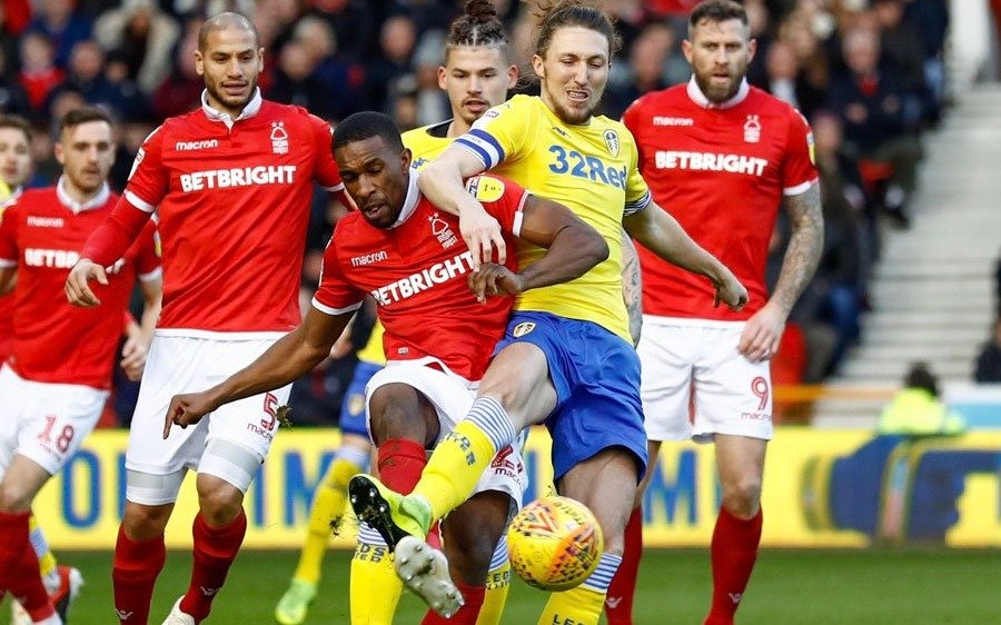 Perdió el Leeds de Bielsa pero sigue puntero
