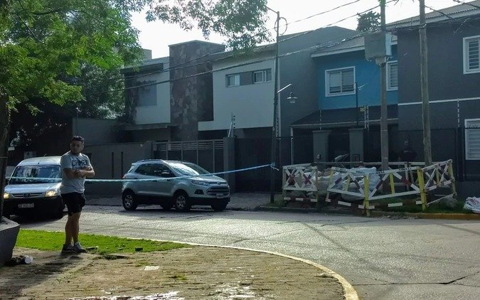 Dos delincuentes muertos tras enfrentarse a tiros con un policía en pleno brindis de fin de año