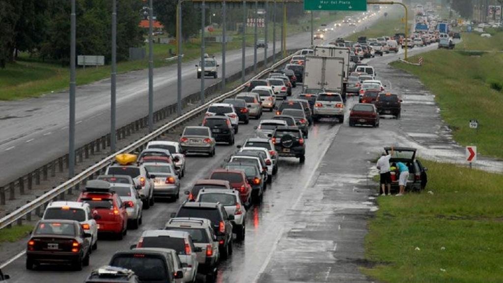 Pese a la lluvia, ya son miles los que disfrutan de la Costa