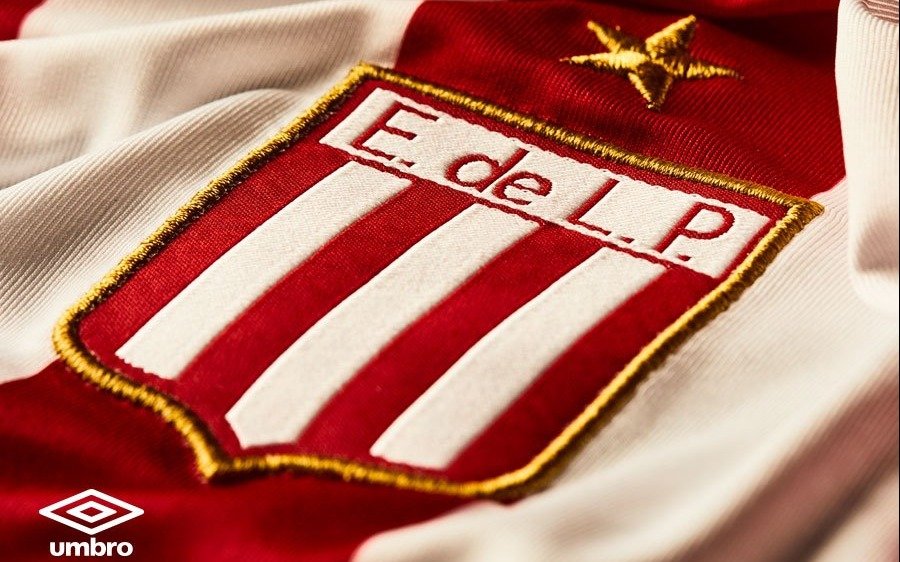 Umbro se despidió mediante las redes