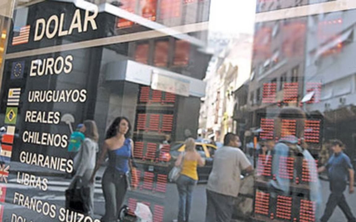 El dólar volvió a caer y cerró la semana a 38,30