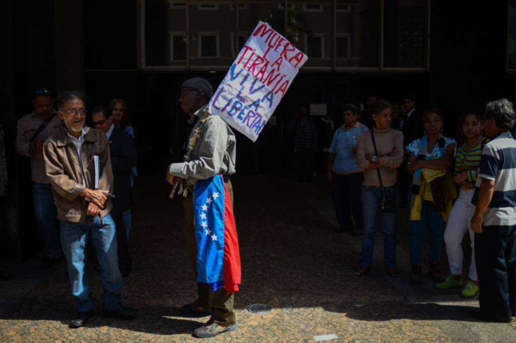 El Parlamento venezolano tildó a Maduro de usurpador