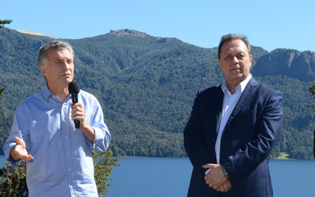 Macri se reúne con el gobernador de Neuquén: inversiones y elecciones