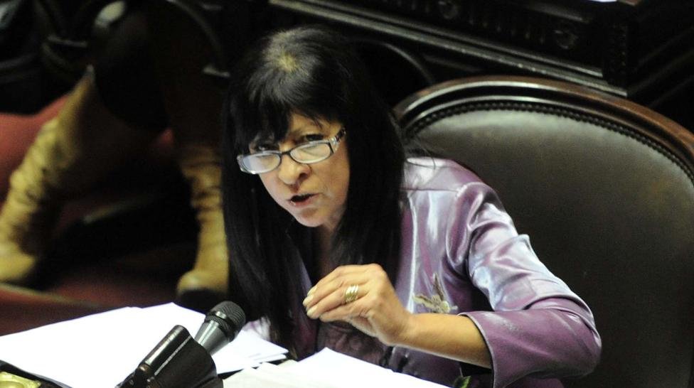 Diana Conti se mostró a favor de una reforma constitucional