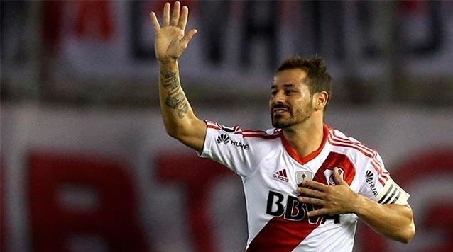 Rodrigo Mora hizo explotar las redes, ahora con su retiro