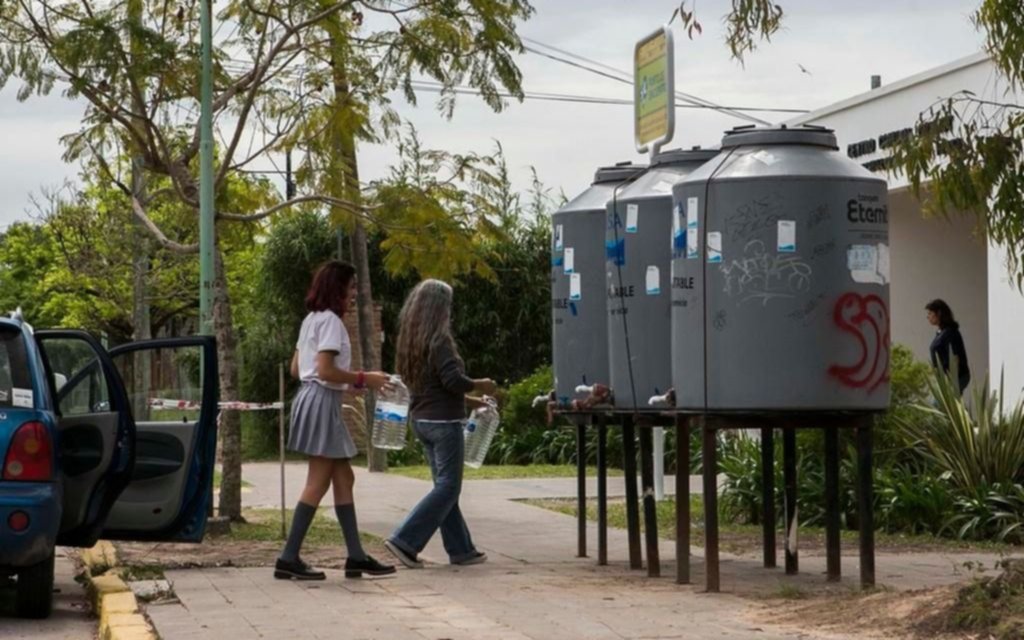 Anuncian la normalización del suministro de agua en Gonnet y Villa Castells