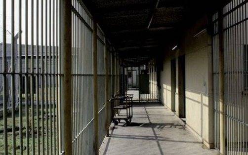 Dos presos escaparon de la Alcaidía de Lomas de Zamora tras cortar los barrotes de la celda