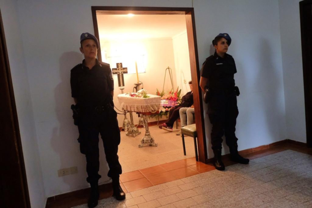 Dolorosa despedida a la policía asesinada en Mar del Plata; su ex pareja no declaró