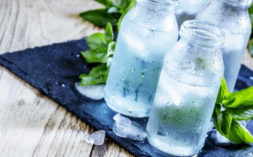 Tips para tomar los 8 vasos de agua mínimo para estar bien hidratados