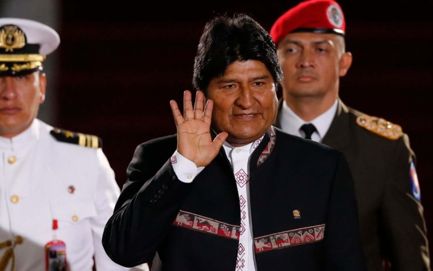La presencia de Evo Morales en la asunción generó polémica en Bolivia