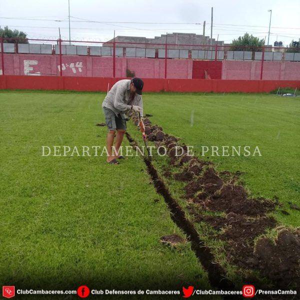 Colocan en Camba un moderno sistema de riego artificial