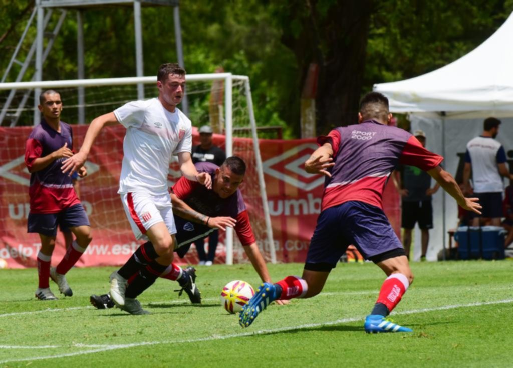 El equipo alternativo ganó 2-1, con Palito Pereira en el equipo