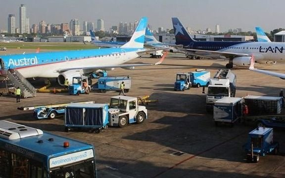 Rompen monopolio de Intercargo, que controla las rampas de todos los aeropuertos del país