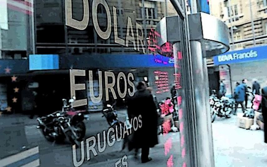 El dólar subió 10 centavos y se ubicó de nuevo en 38 pesos