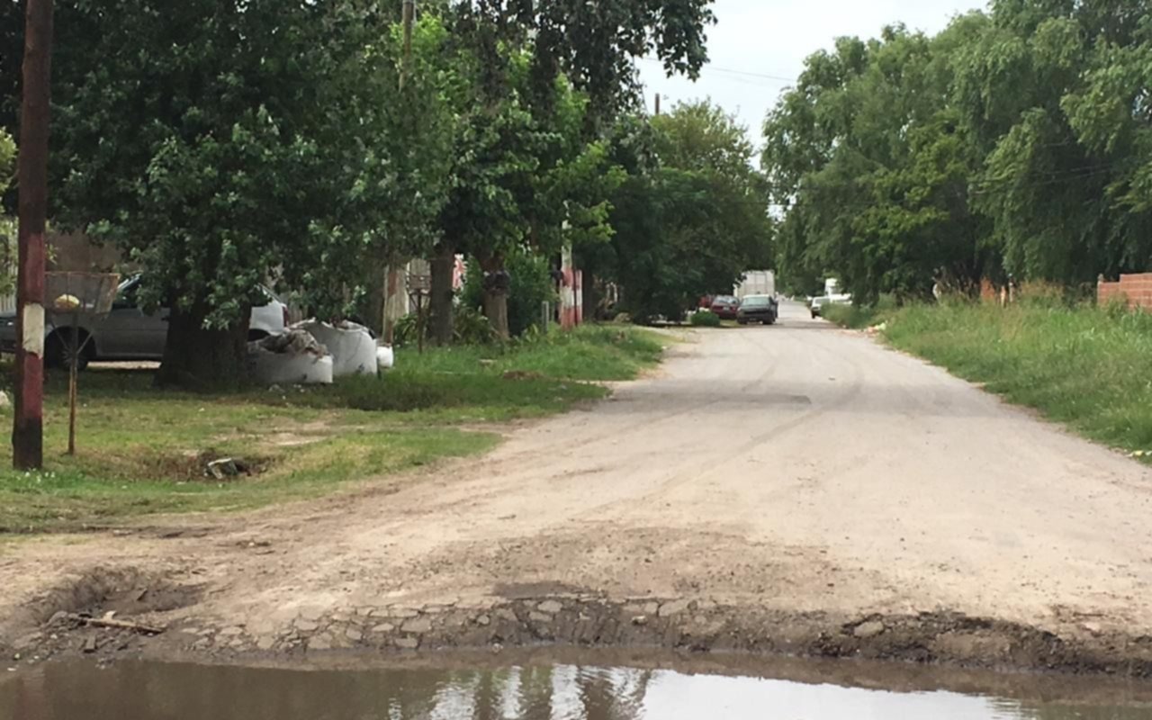 Denuncian "zanja abierta" en 68 entre 152 y 153 "imposible de cruzar"