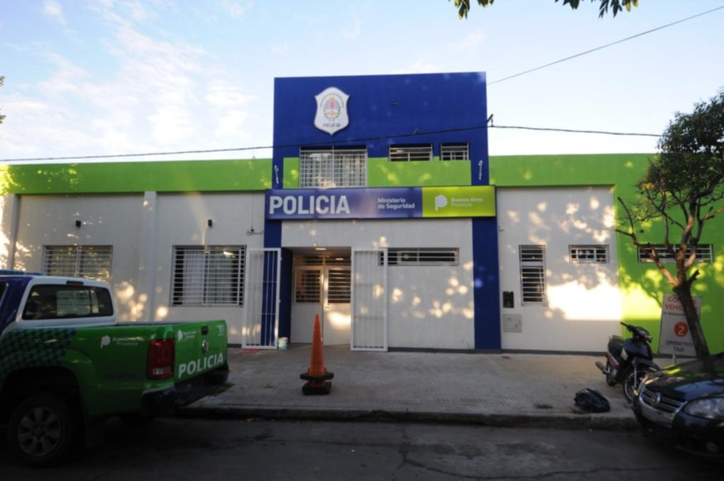 Por un ascenso, quedó a cargo de la comisaría 5ª un policía con condena