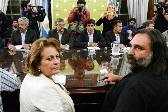 Docentes advierten a la Provincia: habrá acuerdo si los sueldos ajustan por inflación