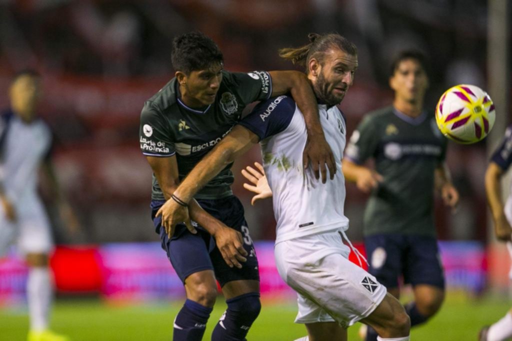 A Gimnasia le faltó eficacia y lo pagó caro ante un Rojo que no lo perdonó