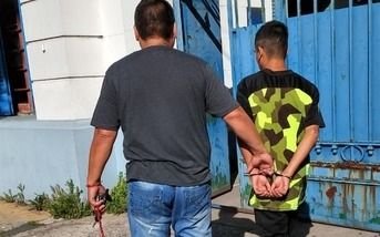 Mataron a apuñaladas a un joven en Los Hornos