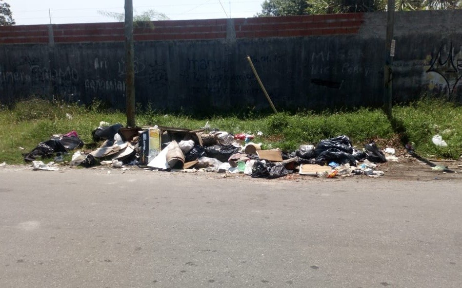 Vecinos de la Región no paran de renegar con la basura