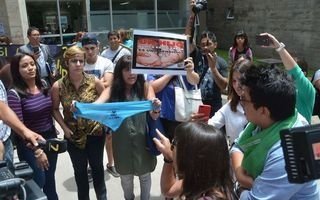 Grupos "provida" de Jujuy piden el cuerpo de la hija de la nena violada