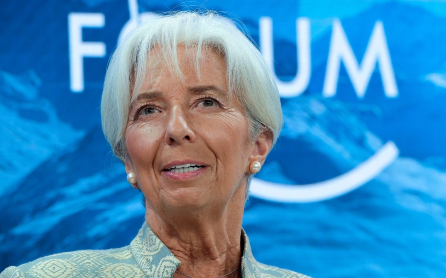 Lagarde felicitó a Dujovne por "el progreso que ayudó a estabilizar la economía"