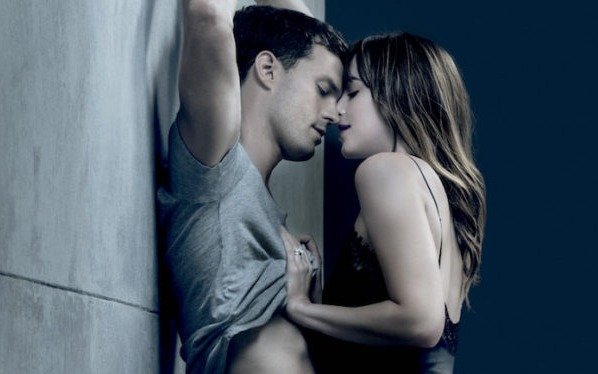 La autora de "50 sombras de Gray" lanza una nueva novela erótica