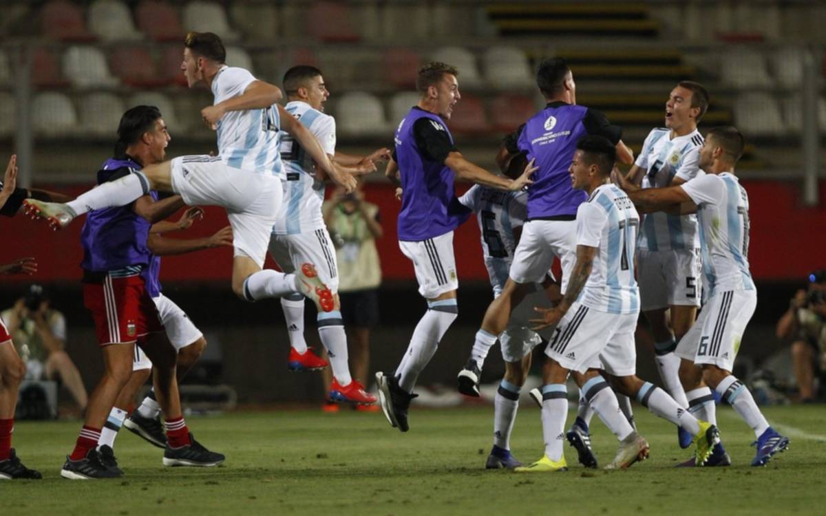 Argentina venció a Uruguay y quedó cerca del hexagonal final del Sudamericano Sub 20