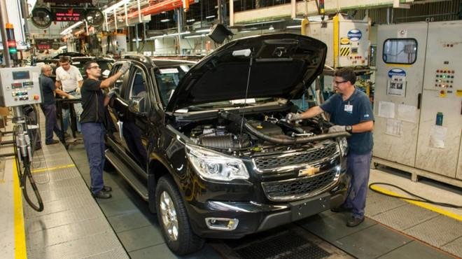 General Motors decide entre lanzar nuevos modelos o retirarse de América Latina