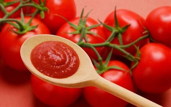 "Tomates triturados", la nueva prohibición de comercialización que lanzó la ANMAT