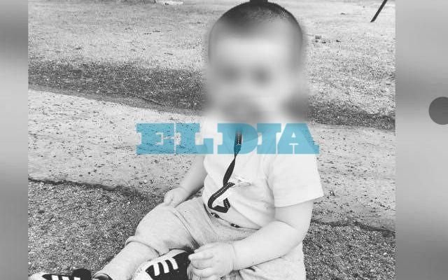 Policías platenses se convierten en héroes al salvarle la vida a un bebé en Villa Elvira