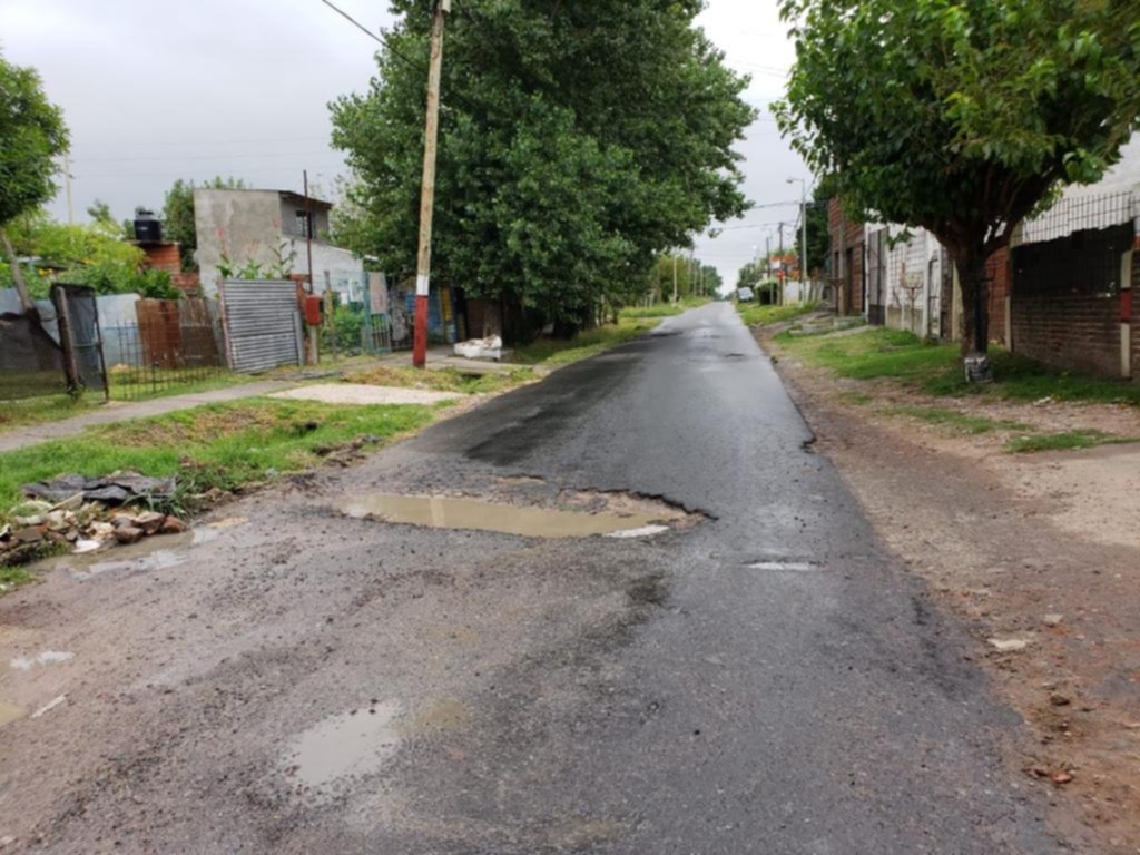 En Villa Elvira, la calle 13 parece “detonada”
