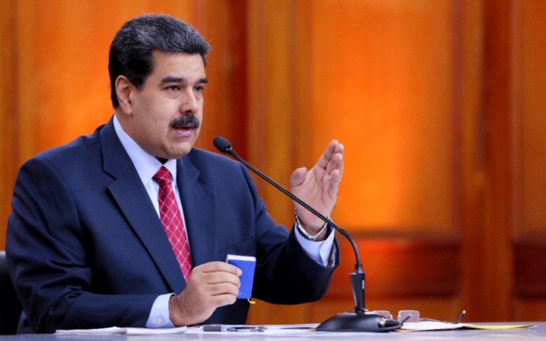 Maduro reitera que Venezuela jamás se rendirá ante "las invasiones y los golpes de Estado"