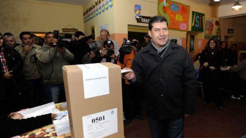 Votan en La Rioja para decidir si se habilita la re-reelección de Casas
