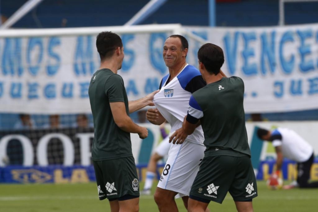 Buena onda en la previa en el Monumental
