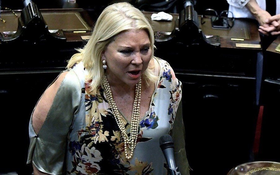 Carrió: "Lo que están esperando las  inversiones es saber si gana Macri o Cristina"