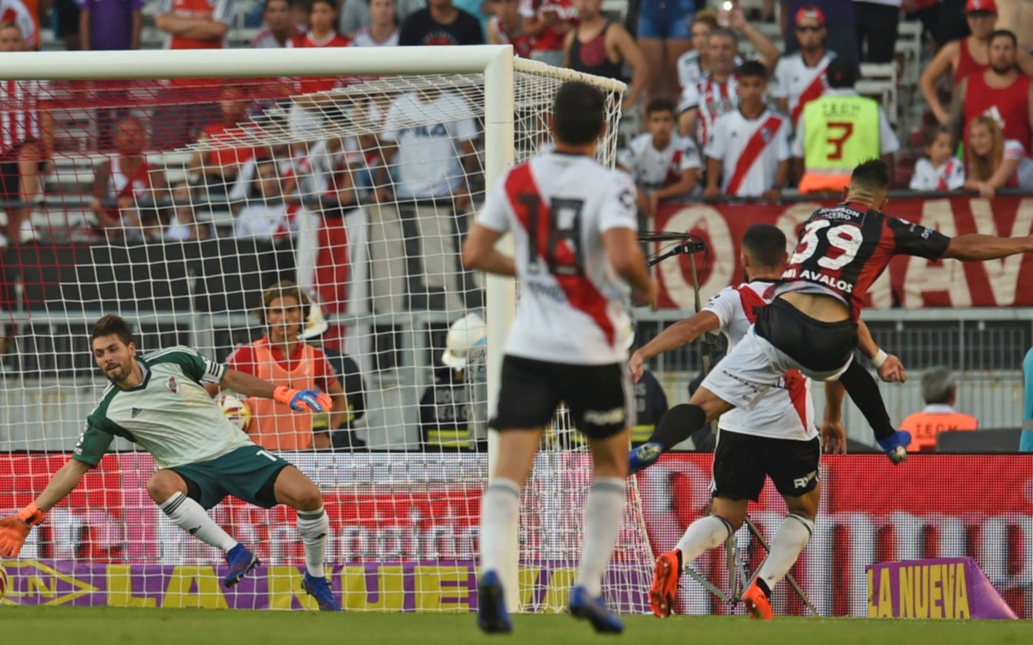 River perdió 1 a 3 ante Patronato en el Monumental
