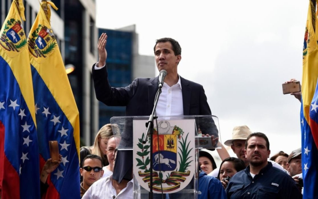 EE.UU le impone sanciones a la petrolera PDVSA y le otorga el control de cuentas a Guaidó
