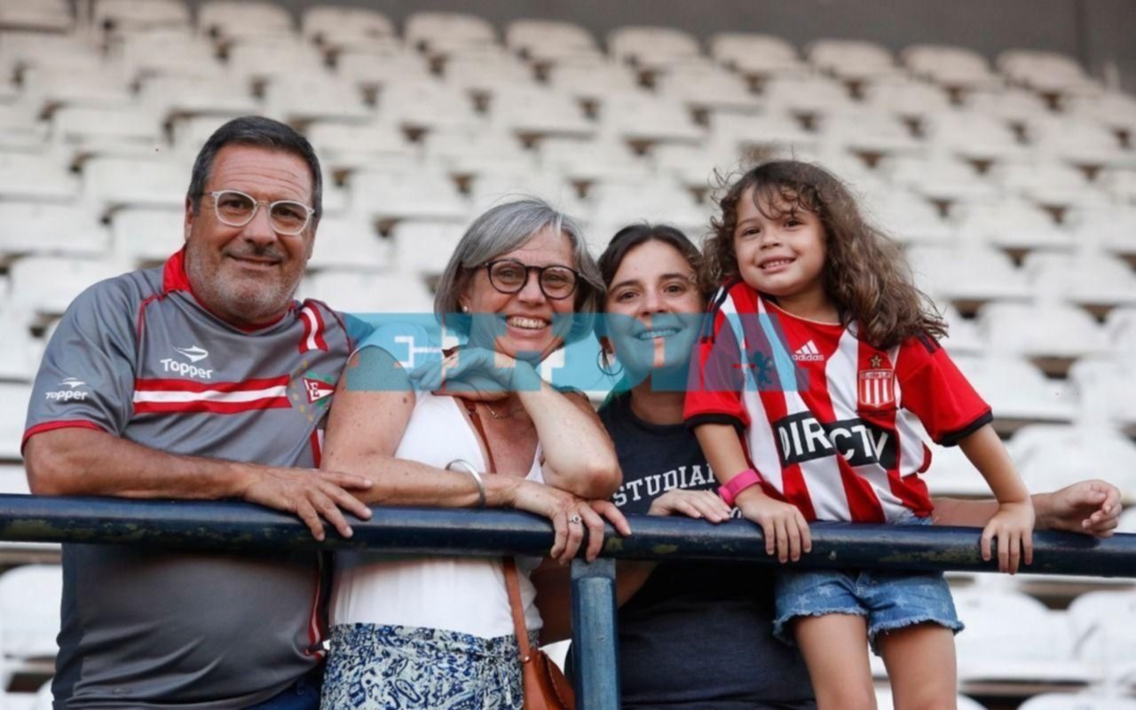 Los hinchas desafíaron el calor agobiante para acompañar al León