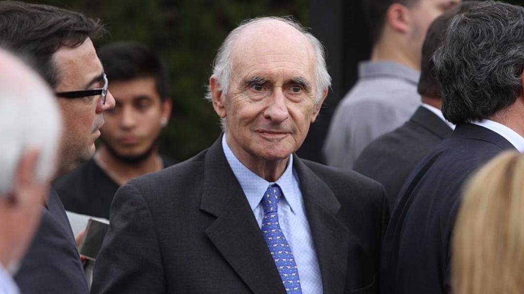 Dieron de alta a De la Rúa luego de 28 días internado