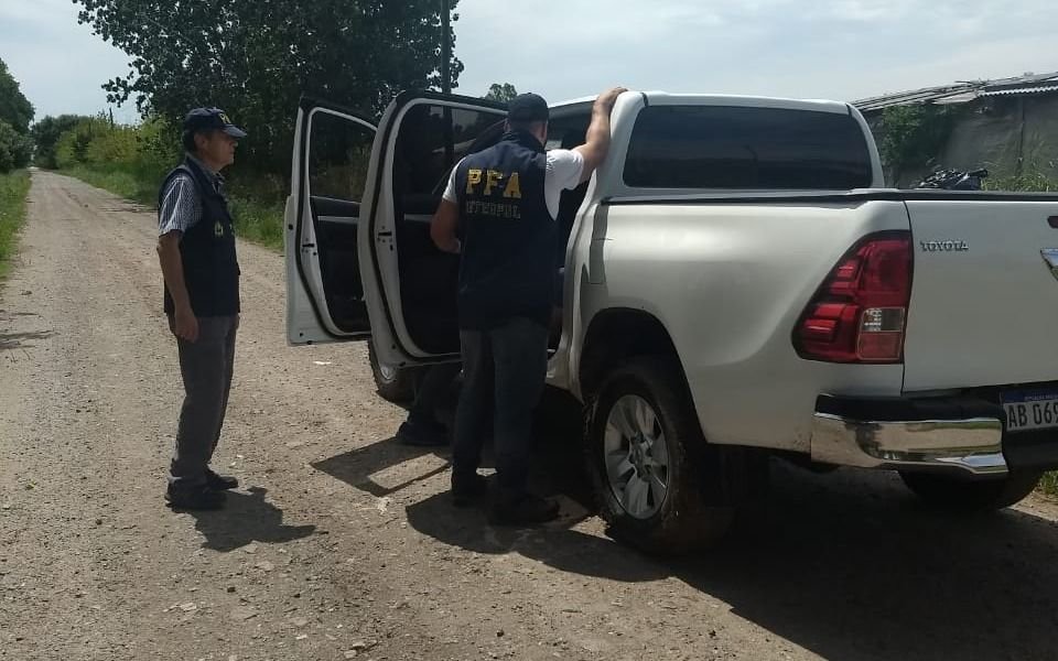 Detuvieron a una mujer acusada por el asesinato de su familia en Bolivia