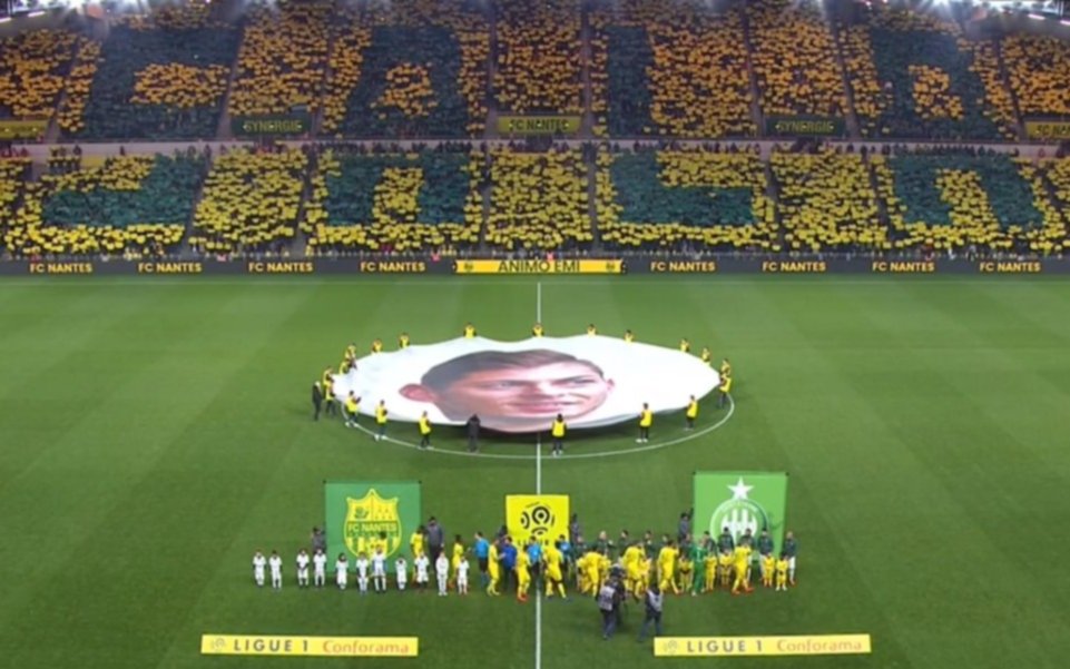 VIDEO: El emotivo homenaje de Nantes y Saint Etienne a Emiliano Sala