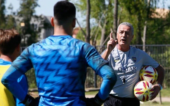 La oferta que hizo Boca por un refuerzo hizo temblar el mercado de pases   
