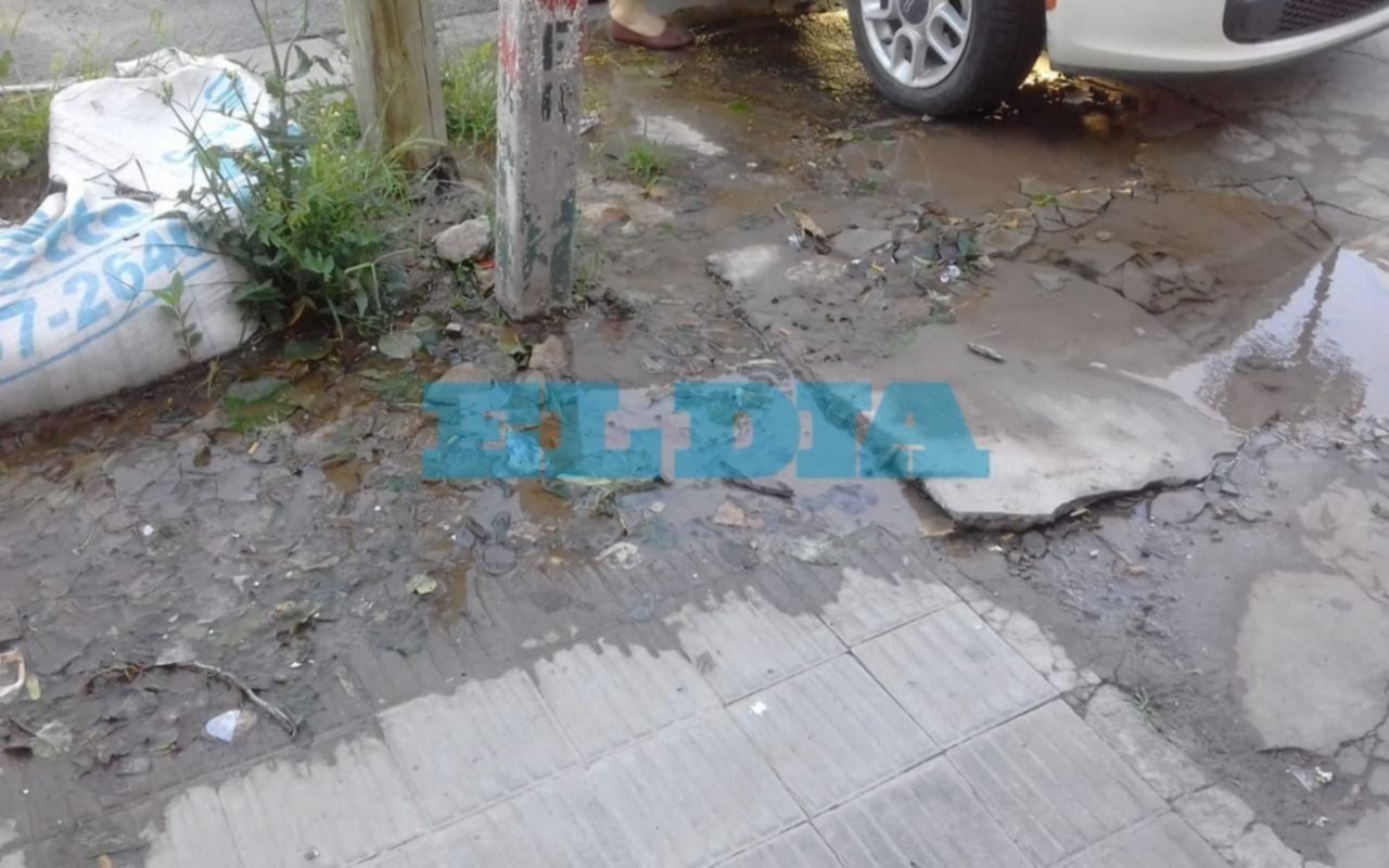 Indignación por una pérdida de agua en 7 entre 76 y 77