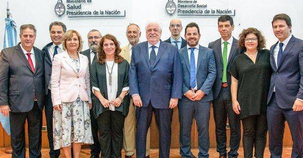 González García tomó juramento a sus funcionarios y dijo que trabajarán para reducir la desigualdad