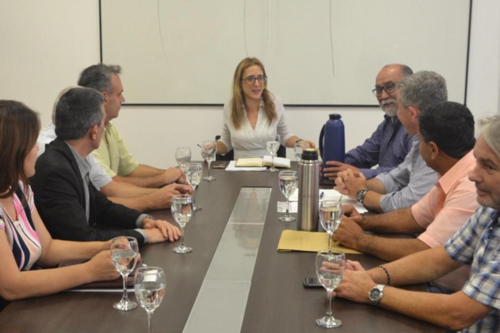 Las paritarias en la Provincia, atadas a la suba de impuestos