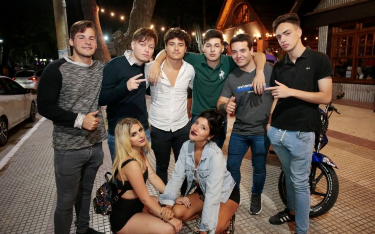 Al ritmo de los jóvenes: como en la noche platense pero en San Bernardo