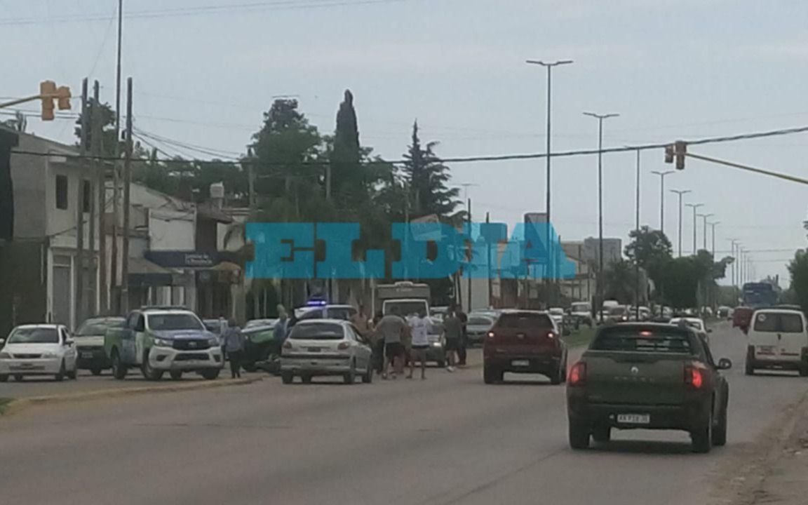 Un motociclista grave tras accidente en la avenida 44